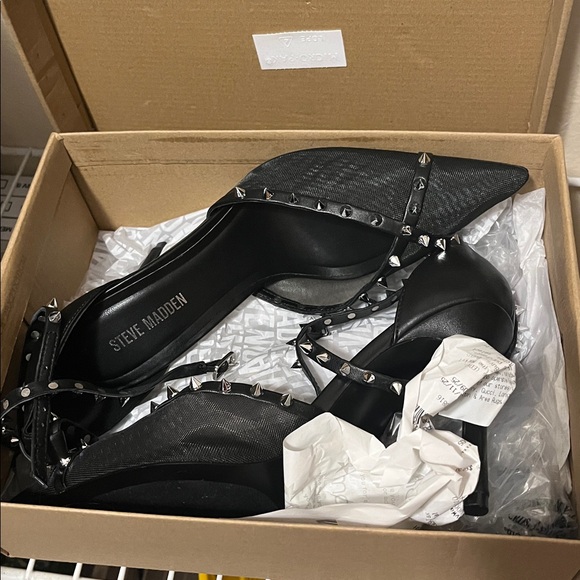 🦋 NWT STEVE MADDEN Lupton Stylish Black Studded Heels 9 - Picture 4 of 7